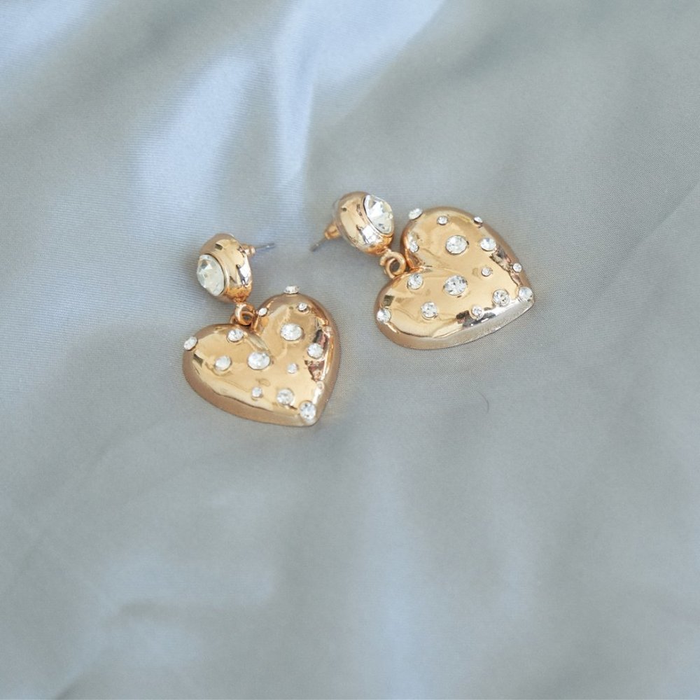 NEW Gold Giant Heart Rhinestone Dangle Earrings - Picture 3 of 5